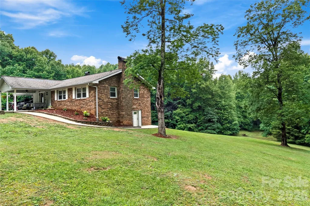 303 Alexander Drive North Wilkesboro NC 28659