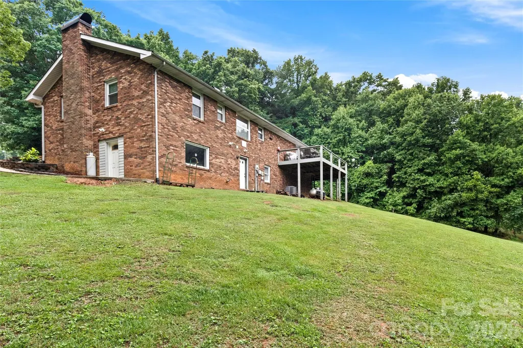 303 Alexander Drive North Wilkesboro NC 28659