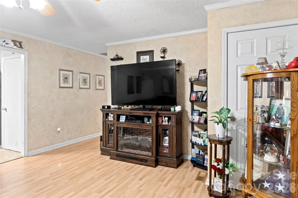 303 Alexander Drive North Wilkesboro NC 28659