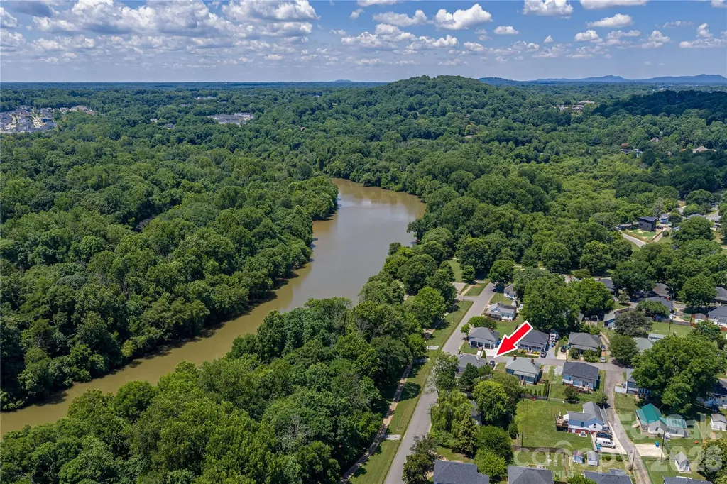 58 4th Street Cramerton NC 28032