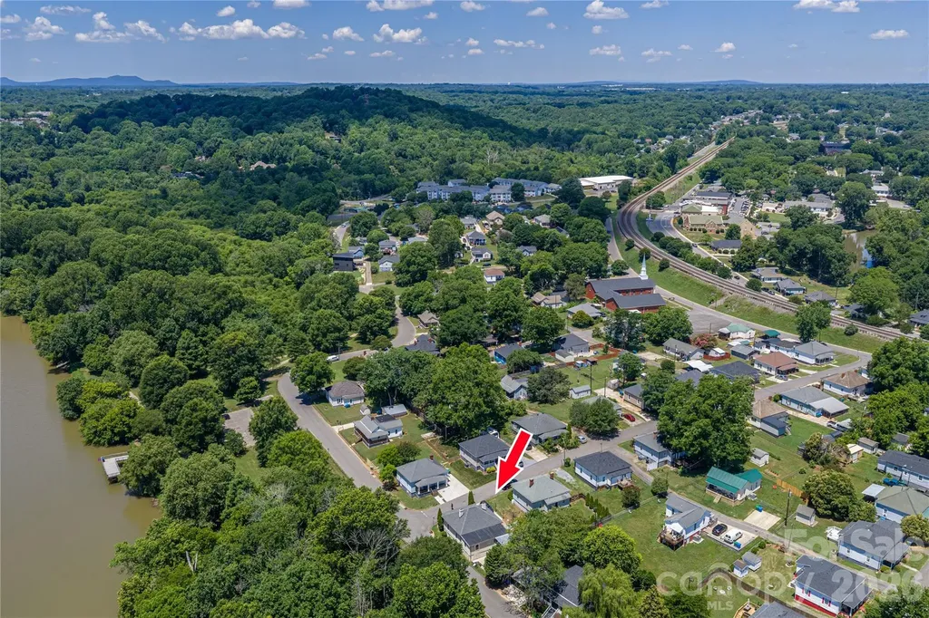 58 4th Street Cramerton NC 28032