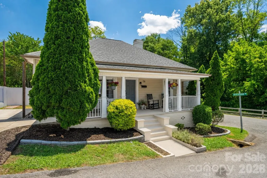 58 4th Street Cramerton NC 28032