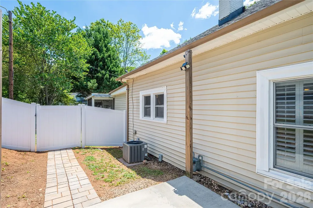 58 4th Street Cramerton NC 28032