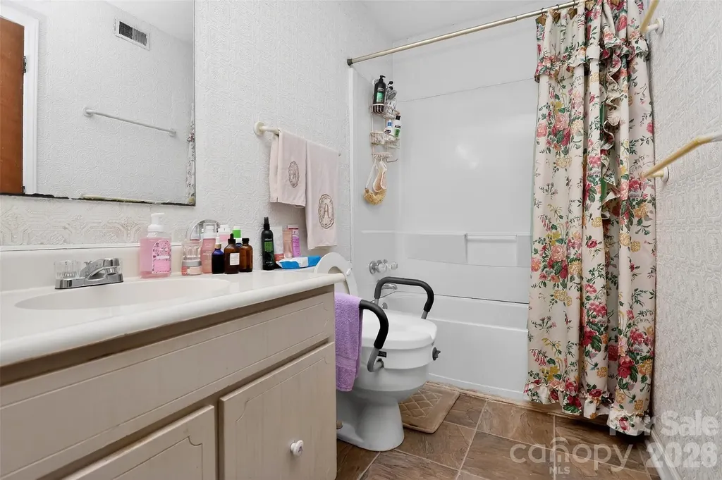 1906 Meadowlark Lane Charlotte NC 28210