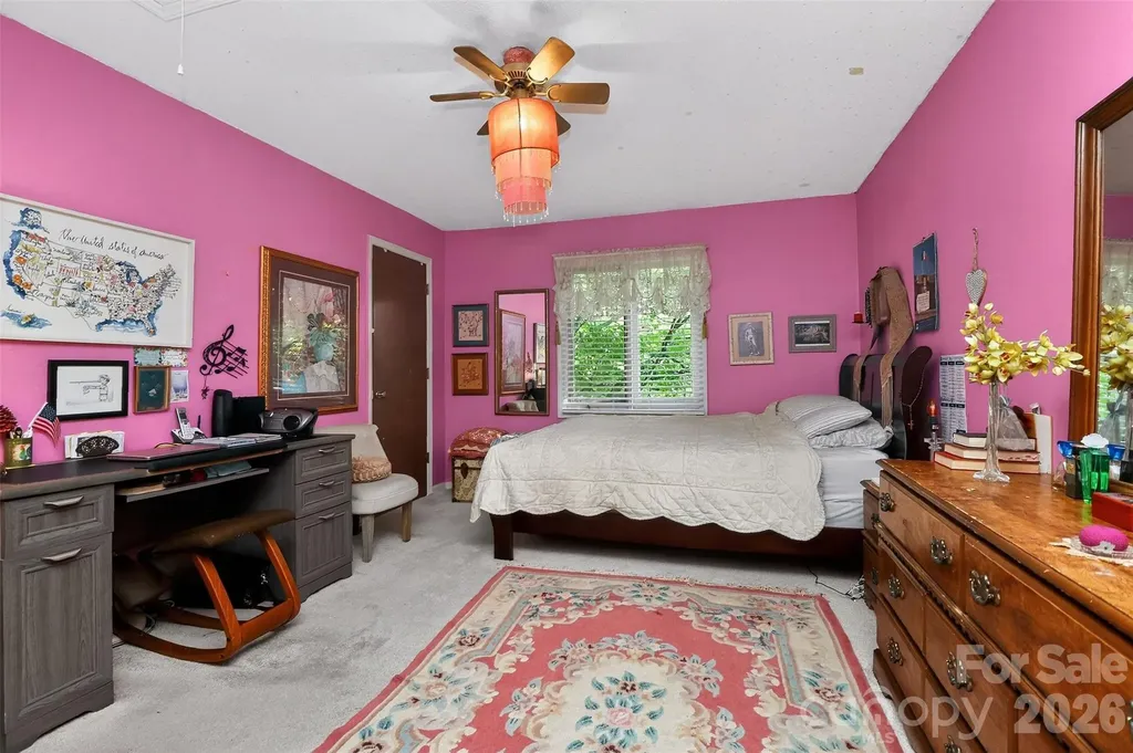 1906 Meadowlark Lane Charlotte NC 28210