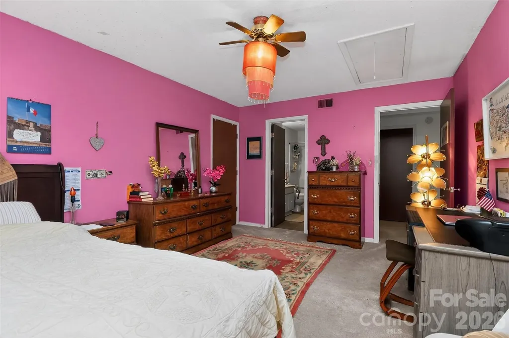 1906 Meadowlark Lane Charlotte NC 28210
