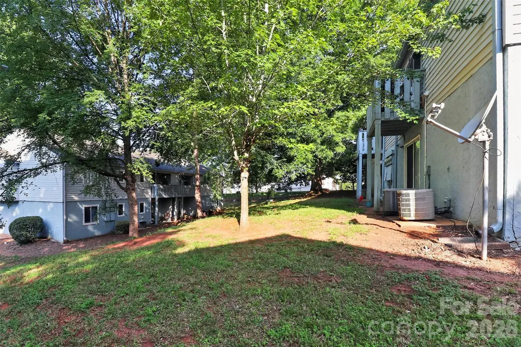1906 Meadowlark Lane Charlotte NC 28210