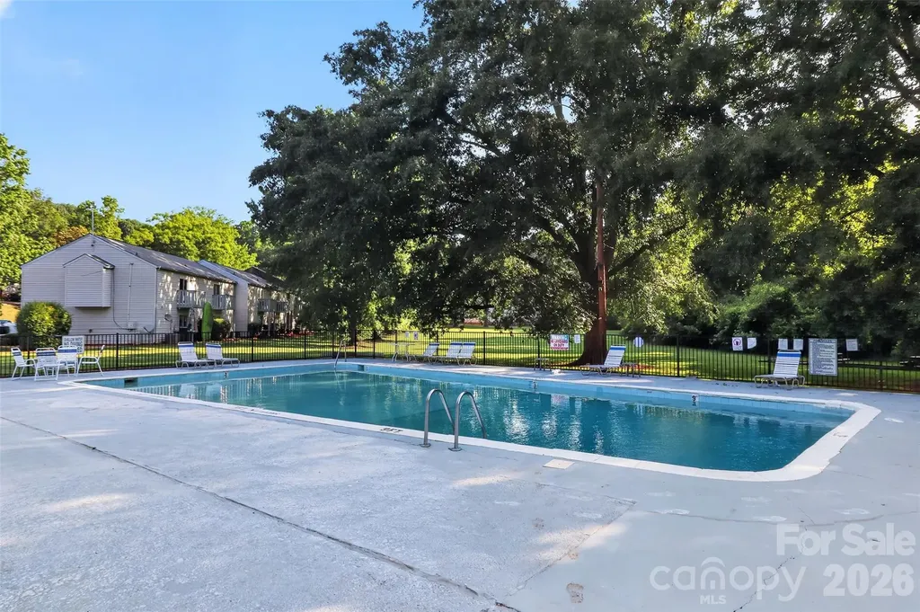 1906 Meadowlark Lane Charlotte NC 28210