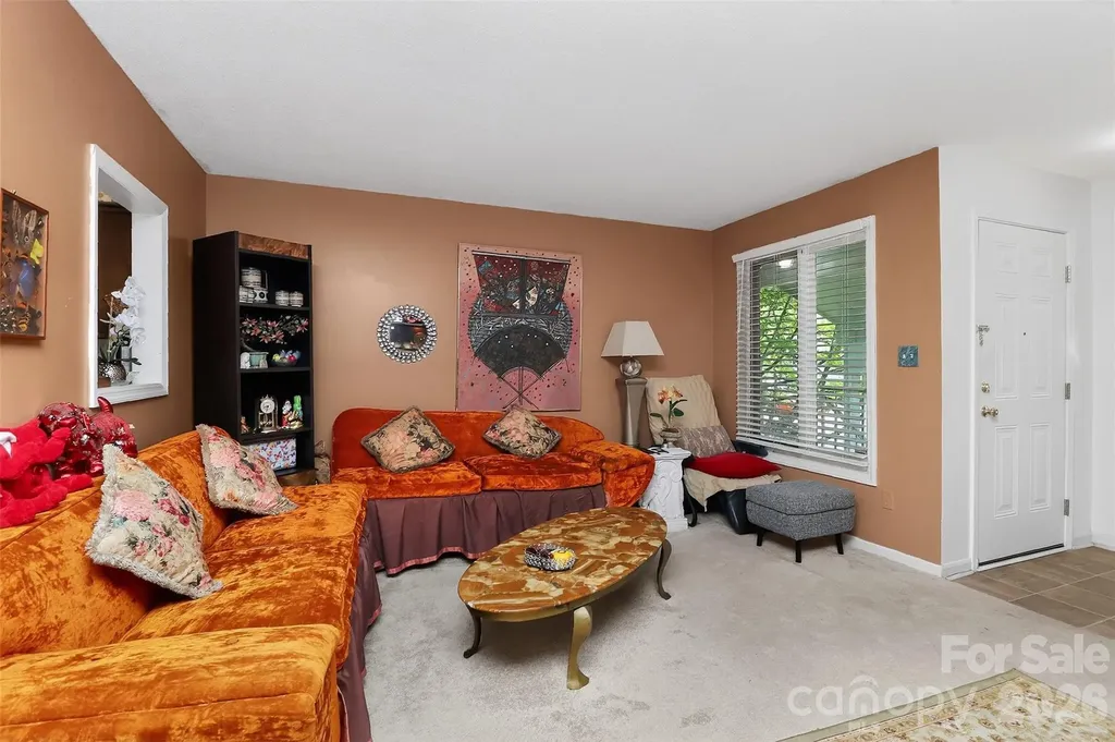 1906 Meadowlark Lane Charlotte NC 28210