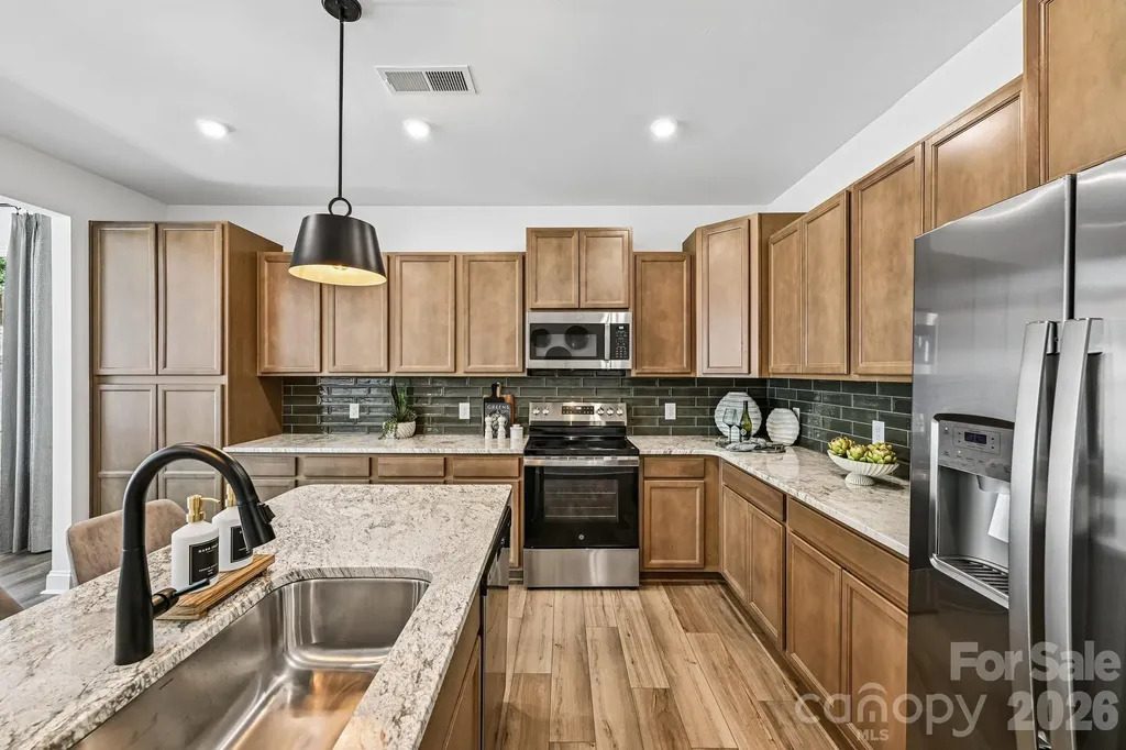 7567 Ethora Way Charlotte NC 28216