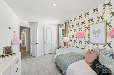 7567 Ethora Way Charlotte NC 28216