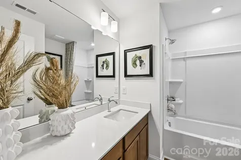7567 Ethora Way Charlotte NC 28216