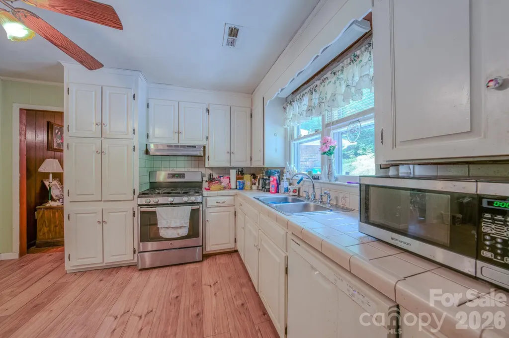287 Robertson Drive Old Fort NC 28762