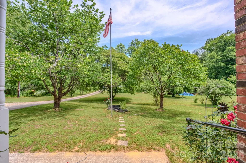 287 Robertson Drive Old Fort NC 28762