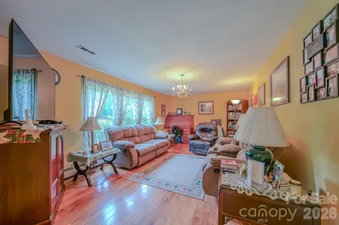 287 Robertson Drive Old Fort NC 28762