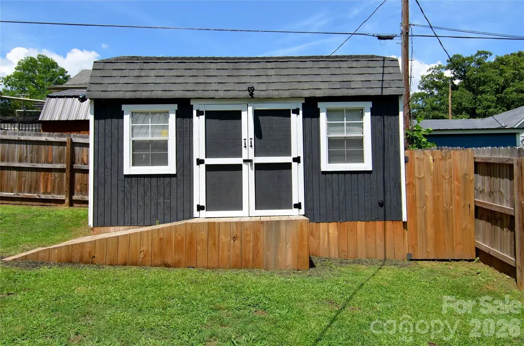120 7th Street Marion NC 28752