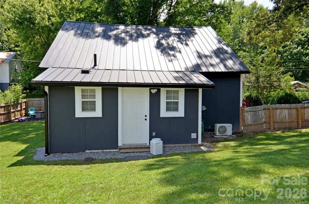 120 7th Street Marion NC 28752