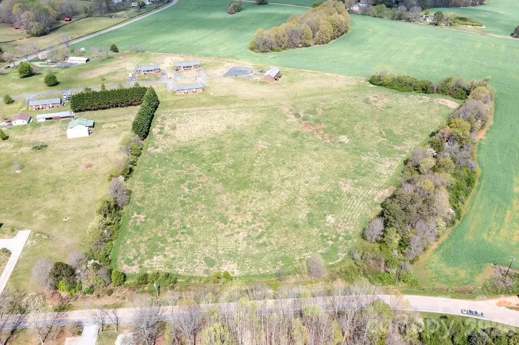 1727 Boggs Road Claremont NC 28610
