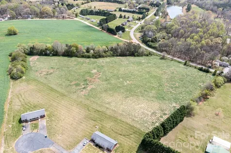 1727 Boggs Road Claremont NC 28610