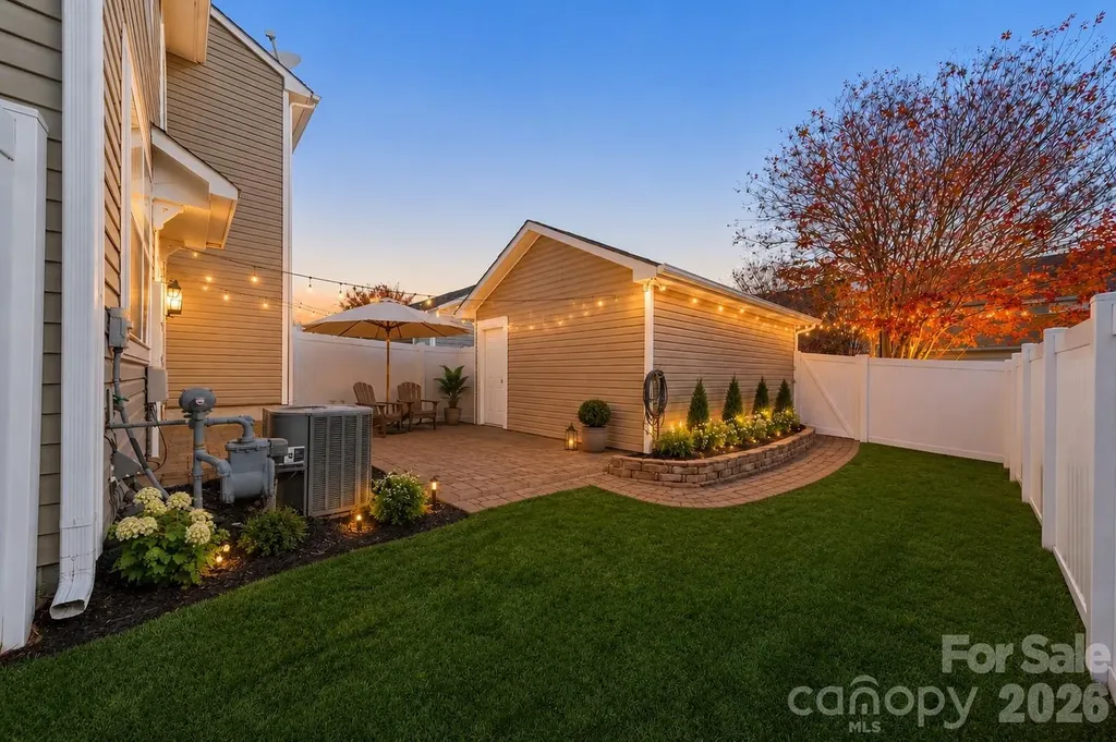18426 W Catawba Avenue Cornelius NC 28031