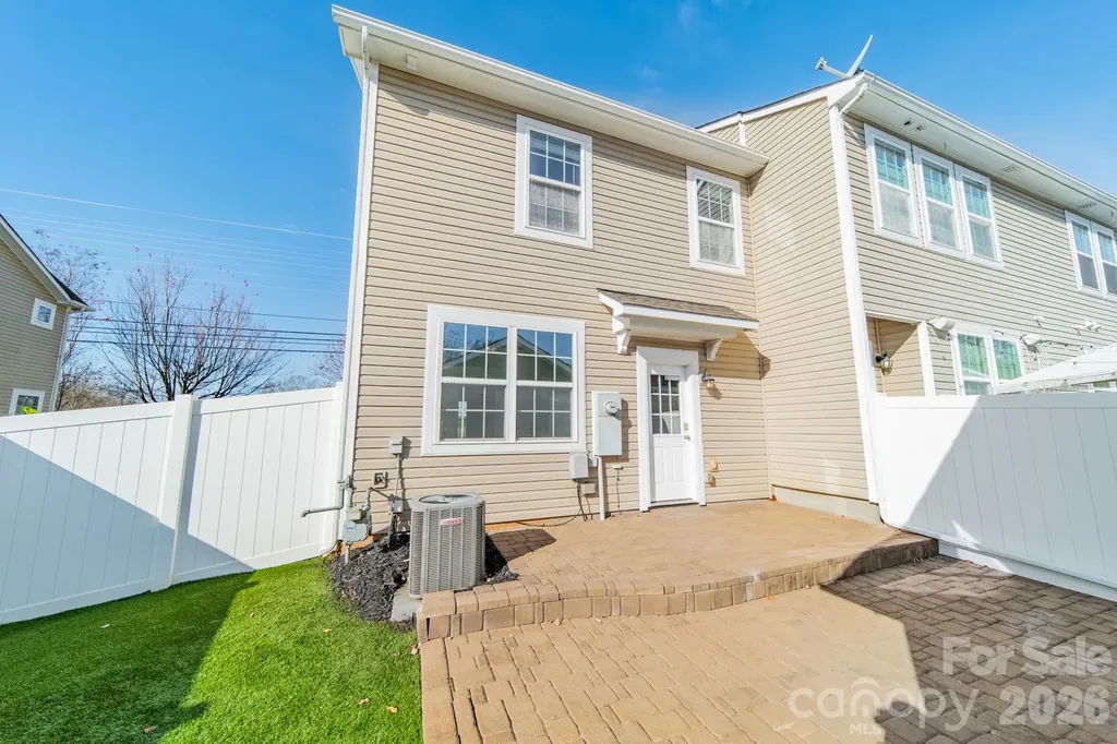18426 W Catawba Avenue Cornelius NC 28031