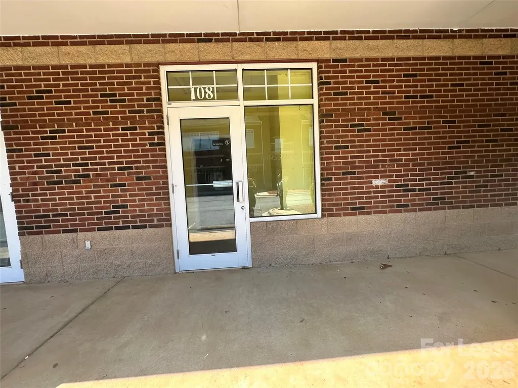 7945 N Tryon Street Charlotte NC 28262