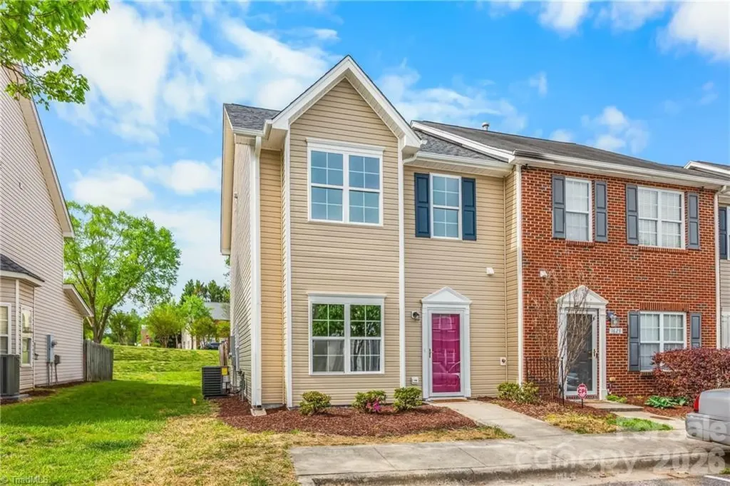 1633 Olivers Crossing Circle Winston Salem NC 27127