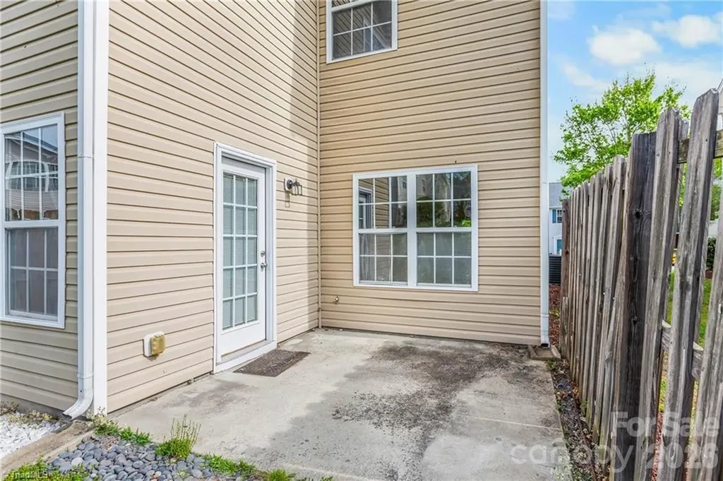 1633 Olivers Crossing Circle Winston Salem NC 27127