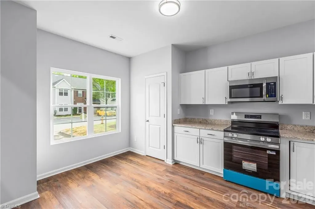 1633 Olivers Crossing Circle Winston Salem NC 27127