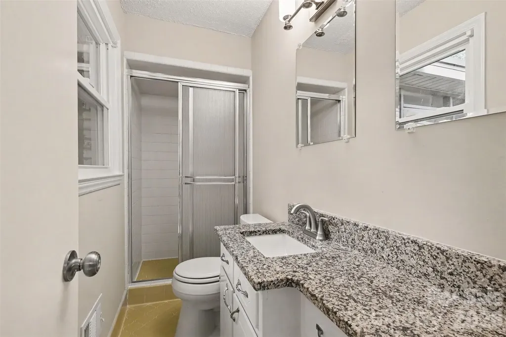 2143 Knickerbocker Drive Charlotte NC 28212