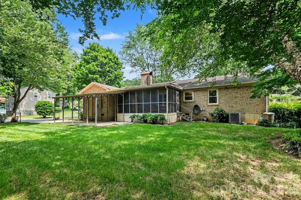2143 Knickerbocker Drive Charlotte NC 28212