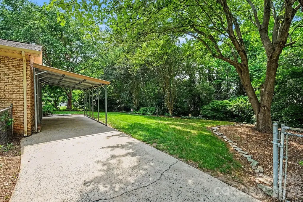 2143 Knickerbocker Drive Charlotte NC 28212