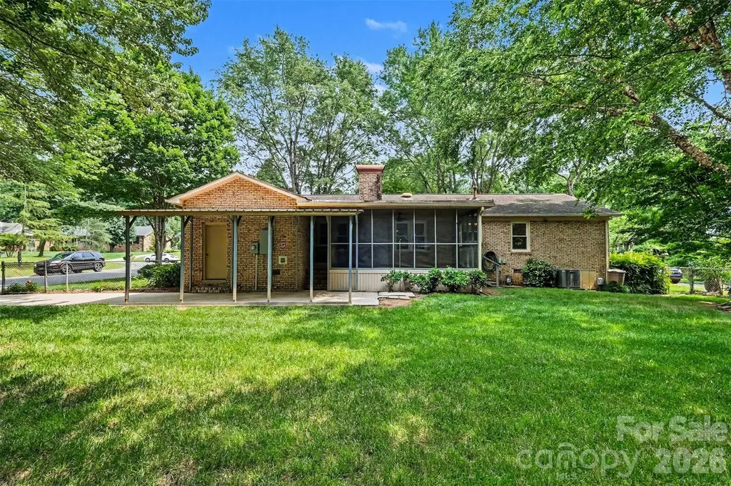 2143 Knickerbocker Drive Charlotte NC 28212