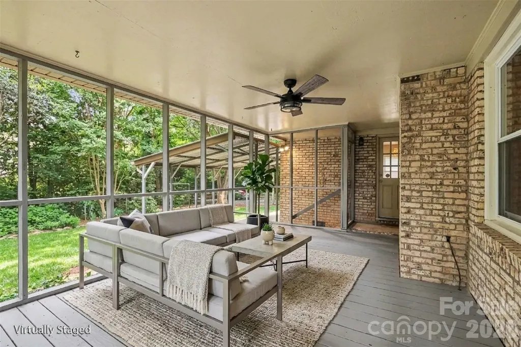 2143 Knickerbocker Drive Charlotte NC 28212