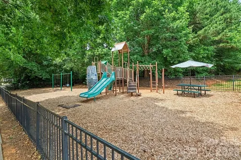 2143 Knickerbocker Drive Charlotte NC 28212