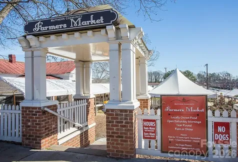 2143 Knickerbocker Drive Charlotte NC 28212