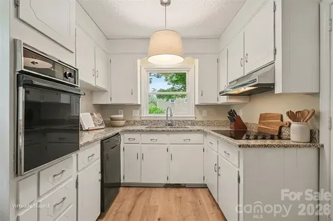 2143 Knickerbocker Drive Charlotte NC 28212