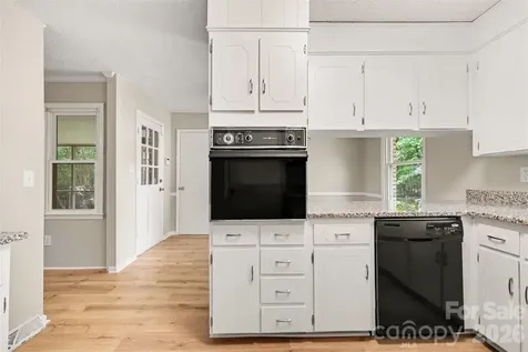 2143 Knickerbocker Drive Charlotte NC 28212