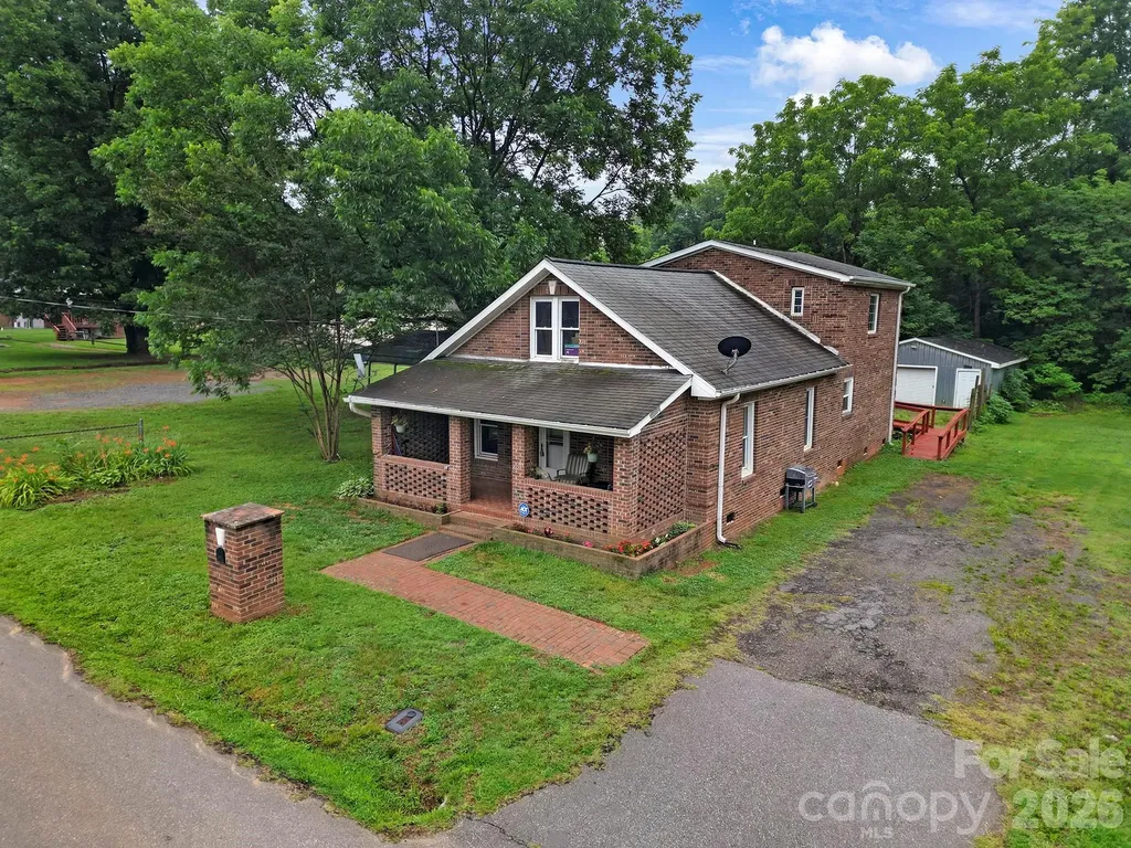 115 Lippard Street Statesville NC 28677