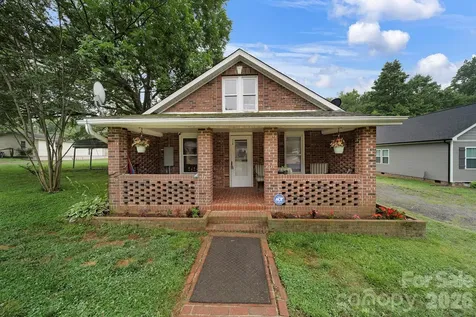 115 Lippard Street Statesville NC 28677