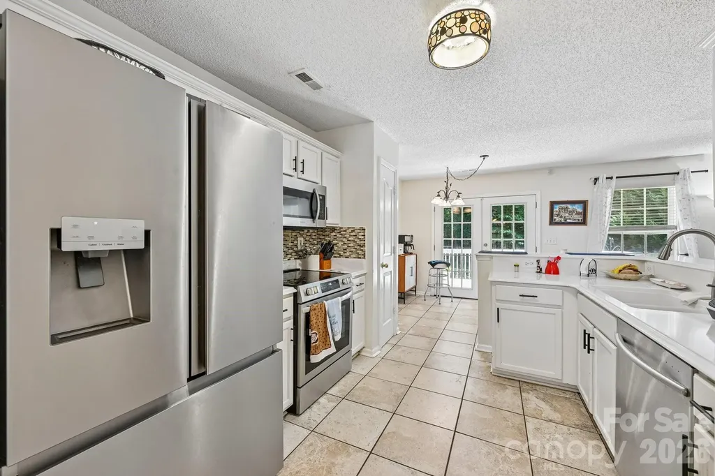 9338 Golden Pond Drive Charlotte NC 28269