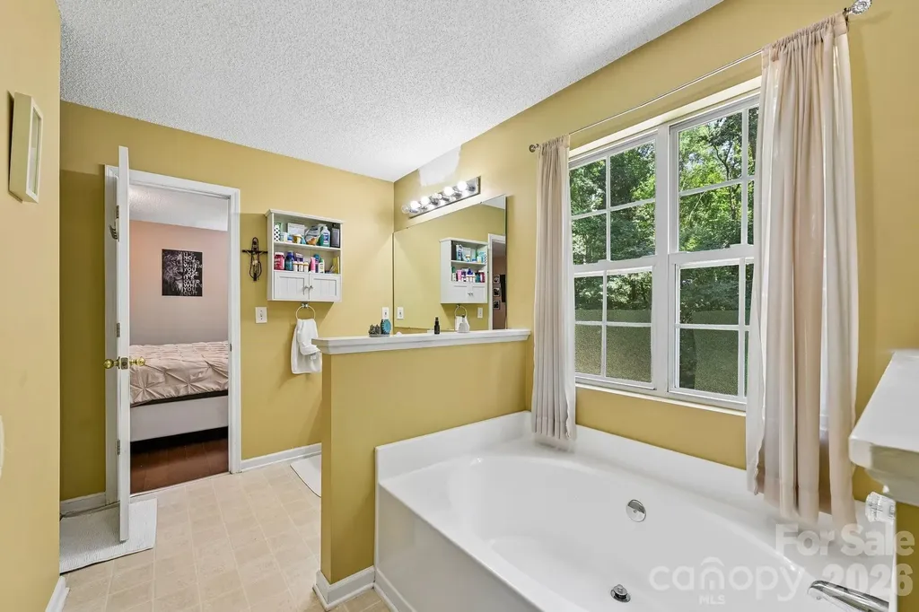 9338 Golden Pond Drive Charlotte NC 28269