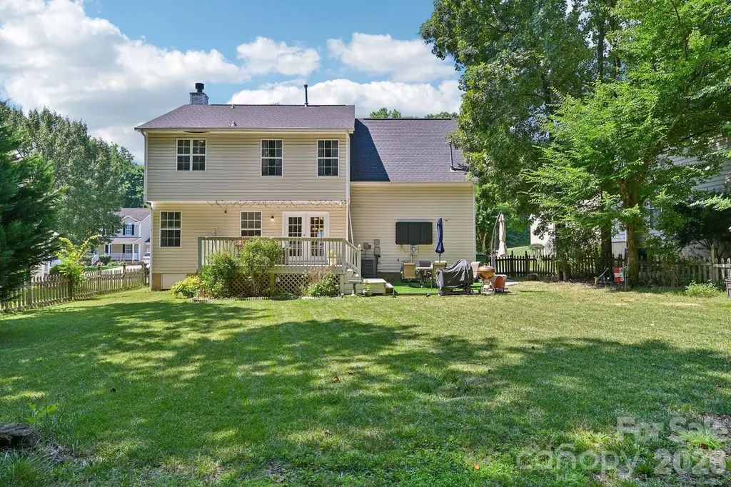 9338 Golden Pond Drive Charlotte NC 28269