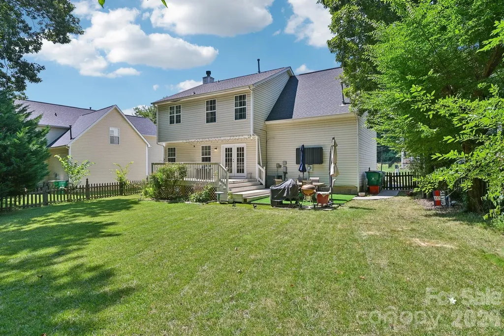 9338 Golden Pond Drive Charlotte NC 28269