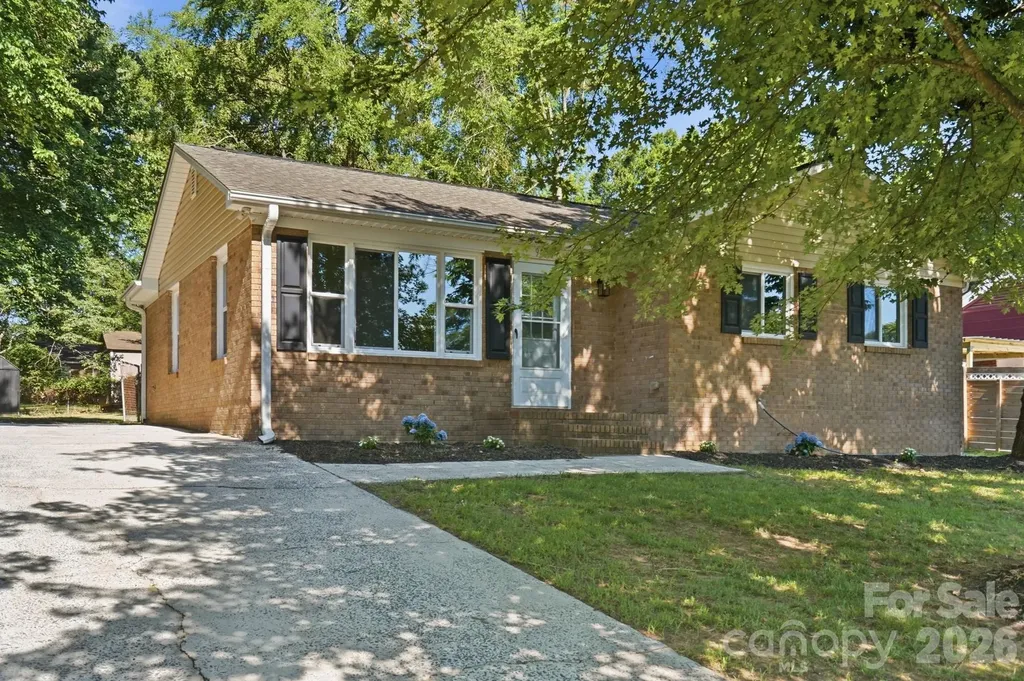 9828 Starwood Drive Charlotte NC 28215