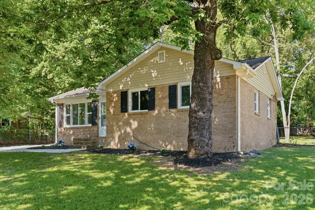 9828 Starwood Drive Charlotte NC 28215