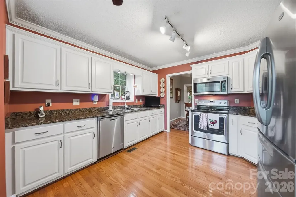 5666 Gold Creek Bay Drive Hickory NC 28601