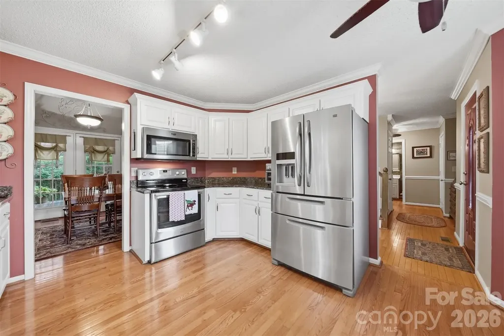 5666 Gold Creek Bay Drive Hickory NC 28601