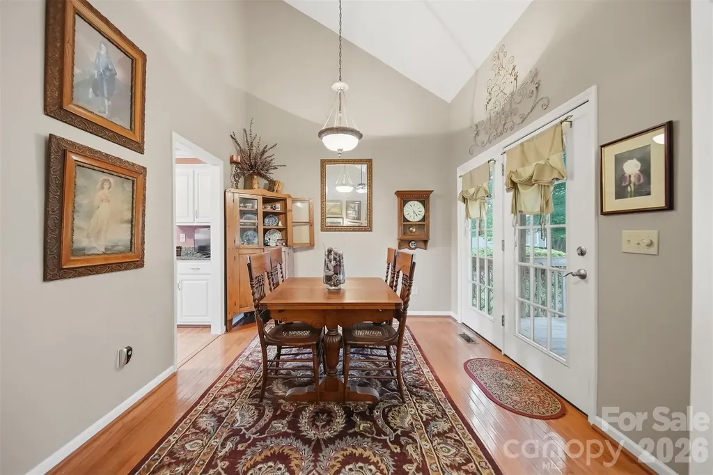 5666 Gold Creek Bay Drive Hickory NC 28601