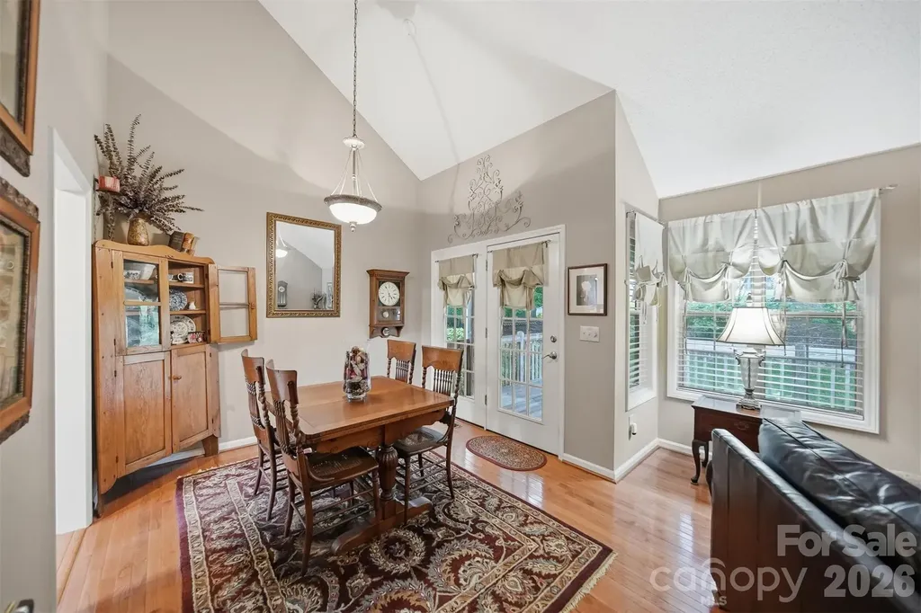 5666 Gold Creek Bay Drive Hickory NC 28601